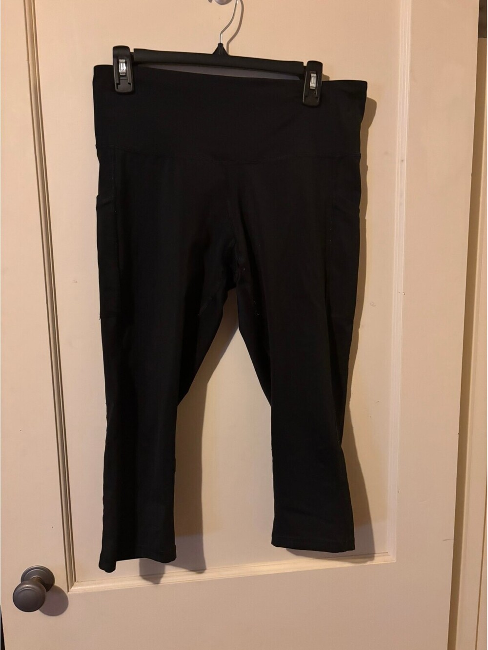 Champion Black cropped athletic leggings XL